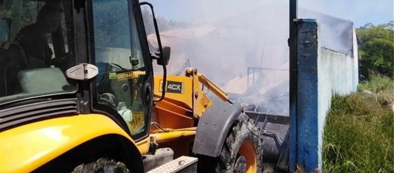 Κρήτη: Σοβαρές καταστροφές στο ξυλουργείο που ξέσπασε η φωτιά